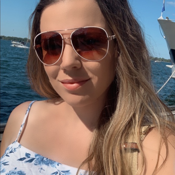 Meet your Posher, Deborah - Picture 1 of 1